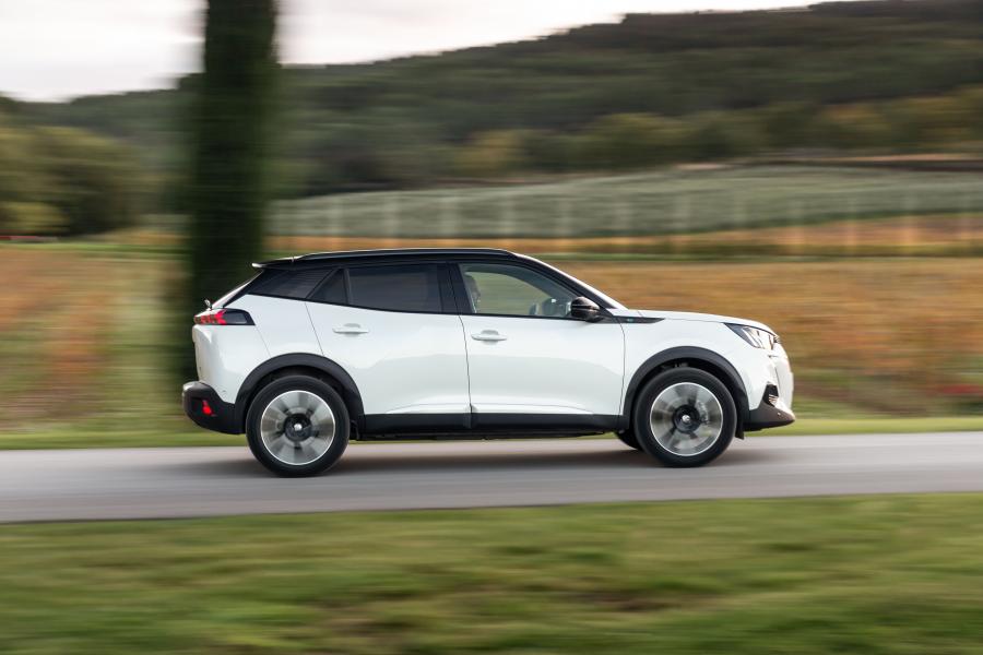  Peugeot e-2008 GT (Digital White) 2019 года  (WW) (фото 20 из 119)